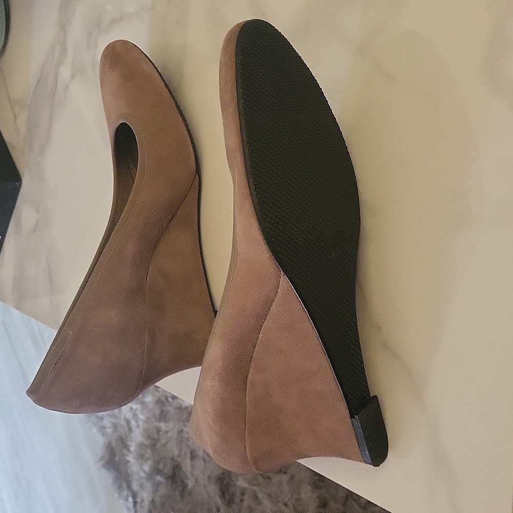 Shoes - Picture 5 of 6
